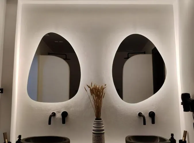 Calma Milos Guest house 4*